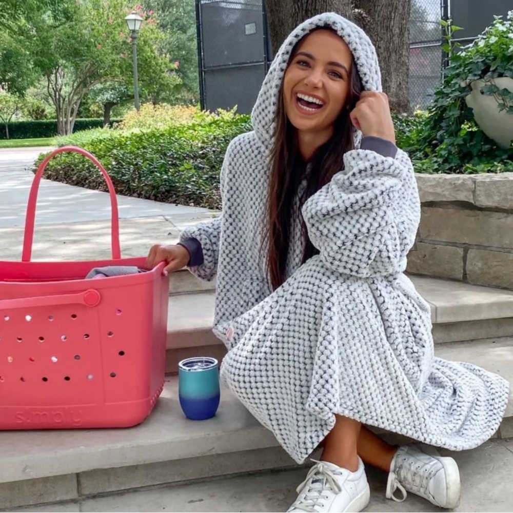 ❣️SOLD❣️🆕💖SIMPLY SOUTHERN SOFT & COZY THE WEARABLE THROW PULLOVER HOODIE PONCHO💖
